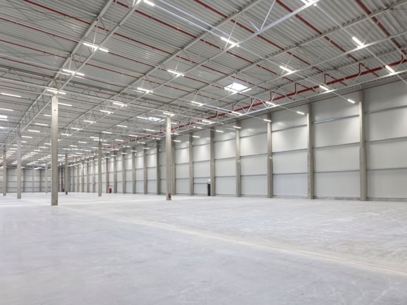 Industrial hall, storage types